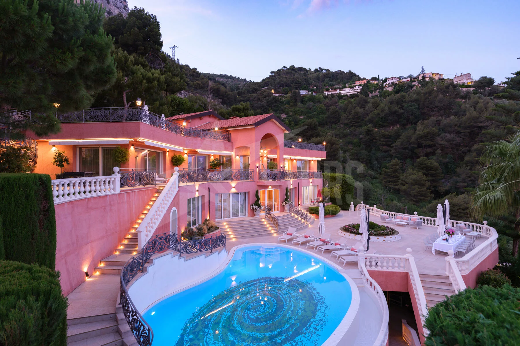 villa nuage at nightt