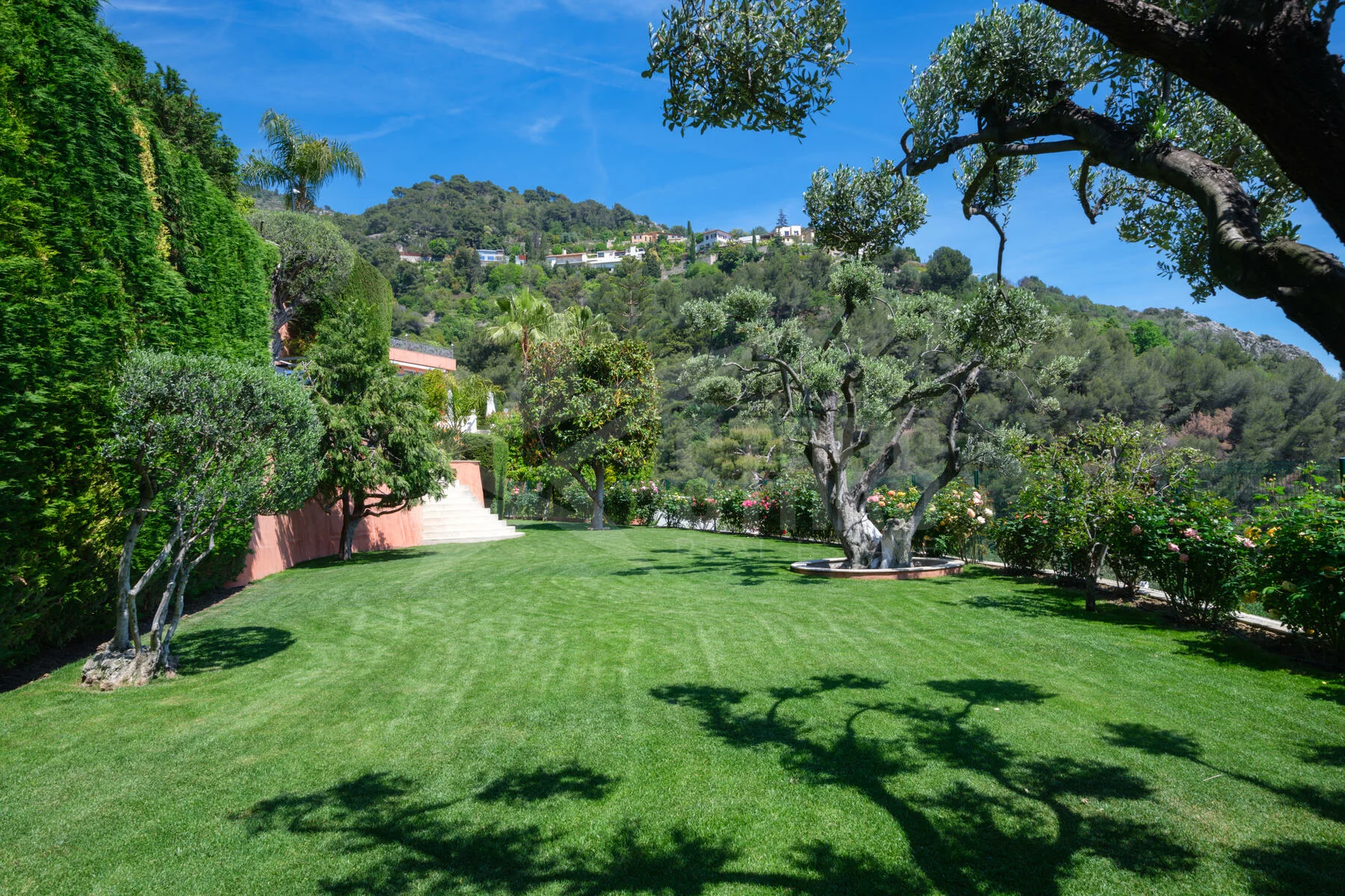 yvan grubski villa nuage 05.2023 lr 002020